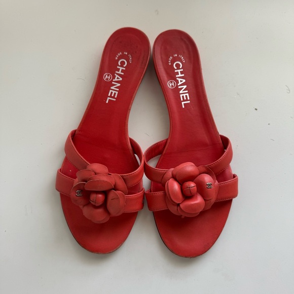CHANEL Red-Orange Floral Slide Sandals - Picture 1 of 5